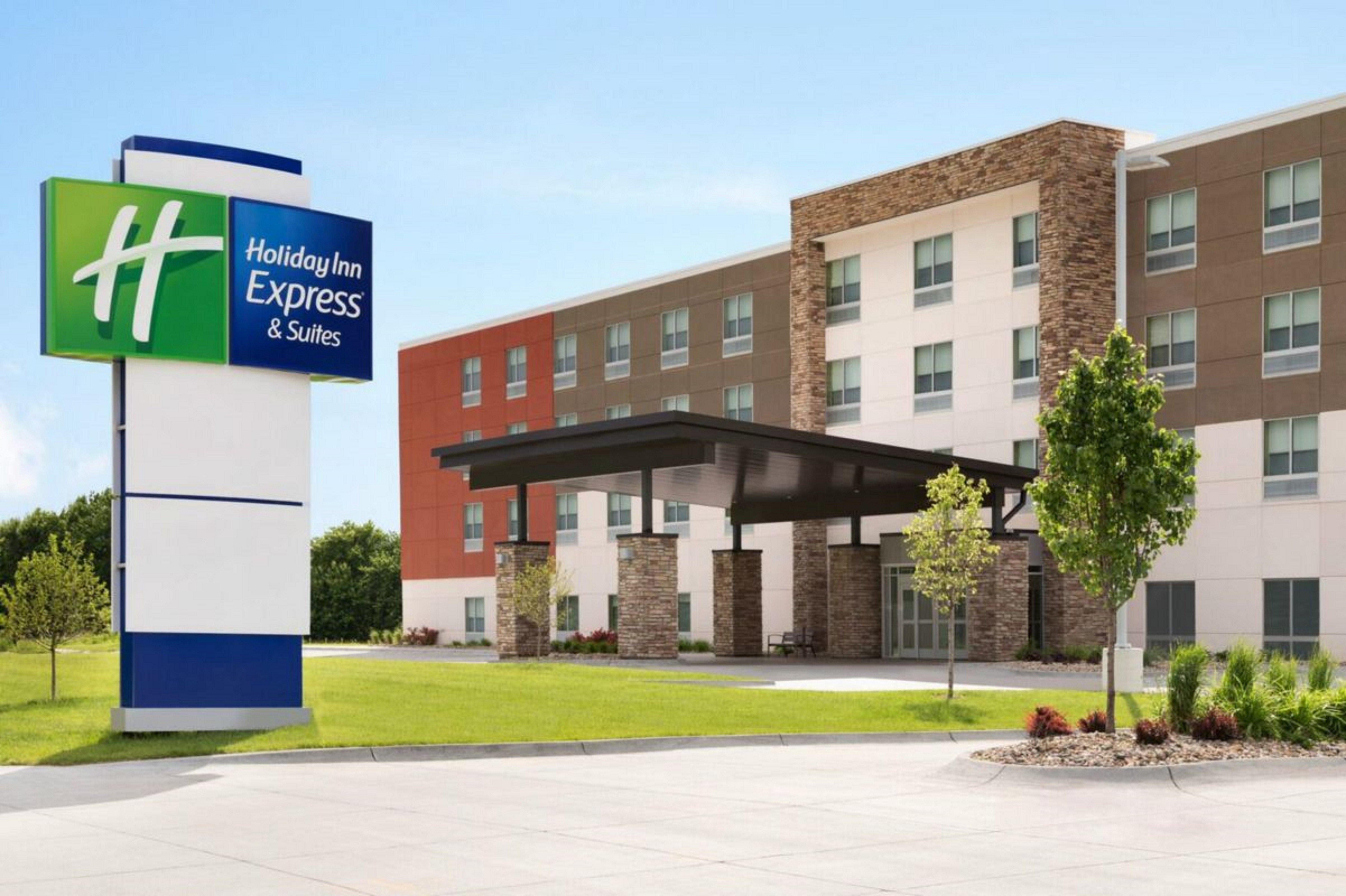 Holiday Inn Express & Suites Ocala By Ihg Exterior photo